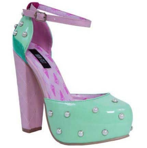 🍭🍨RARE Iron Fist Platform heels🍨💖 - Picture 4 of 5